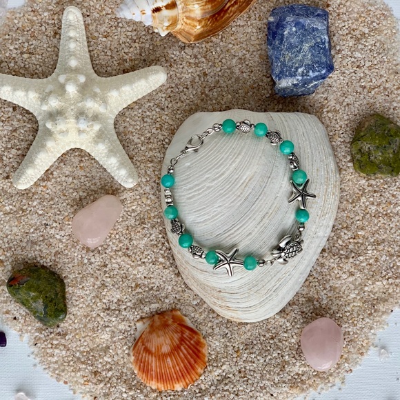 🌴🐚 Aqua Quartz Bracelet - Picture 2 of 9